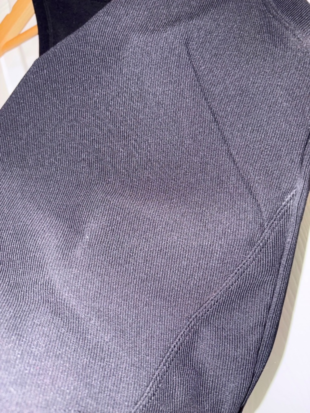 OTOS Crop Top - Picture 3 of 5